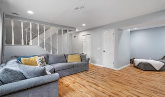 225 Vistaoak Ct, Ballwin, MO 63021