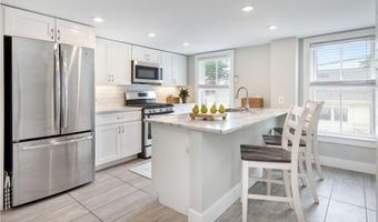 43 Farewell St 2, Newport, RI 02840