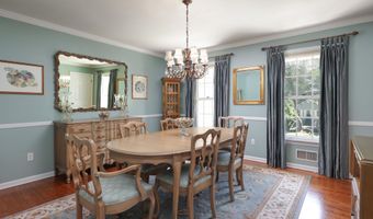 11 Lyon Rd, Middletown, NJ 07748