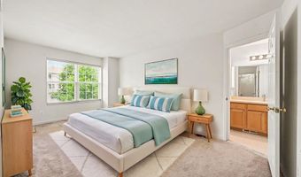 2878 Barclay Way, Ann Arbor, MI 48105
