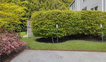 421 Bellevue Ave 2A, Newport, RI 02840