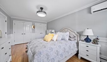 200 Merrick Rd R, Amityville, NY 11701