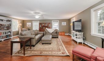 2 Deer Run Cir, Arundel, ME 04046