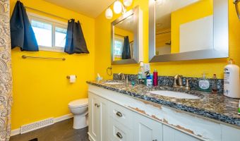 237 Todd Cir, Ames, IA 50014