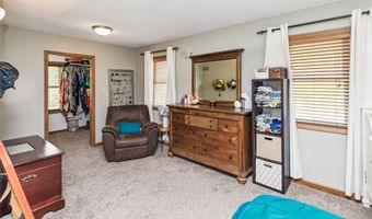 205 NE 9th St, Ankeny, IA 50021