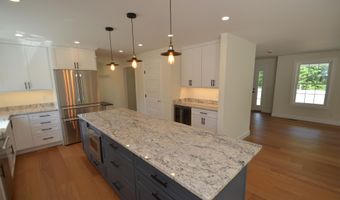 40 Tirrell Hill Rd, Bedford, NH 03110