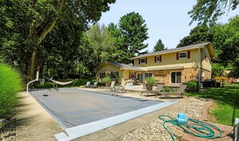 8852 Ridge Hill Dr, Indianapolis, IN 46217