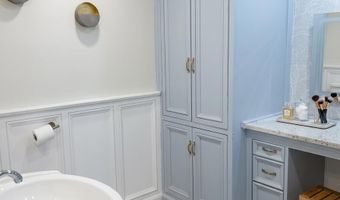 211 Winding Knoll Rd, Altoona, PA 16601