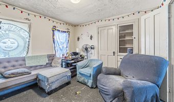 48 Drummond St, Auburn, ME 04210