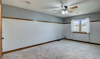 907 Sandalwood Dr, Altoona, WI 54720