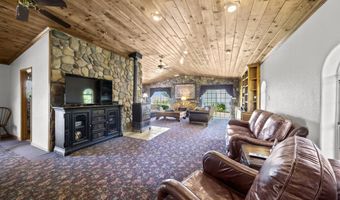 17832 Windsor Ln, Anderson, CA 96007