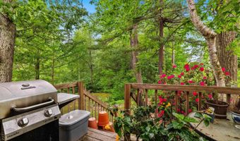 648 Raymond Rd, Chester, NH 03036