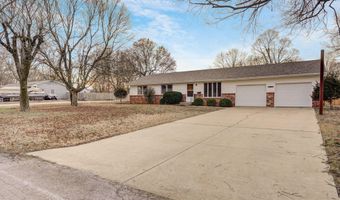1313 S Madison Ave, Aurora, MO 65605