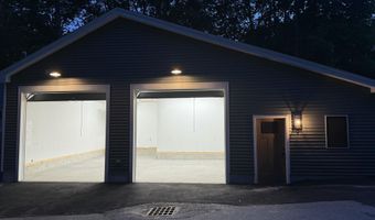 9 Hutchins St, Auburn, ME 04210