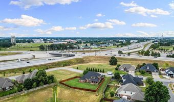 2711 SE 7Th St, Bentonville, AR 72712