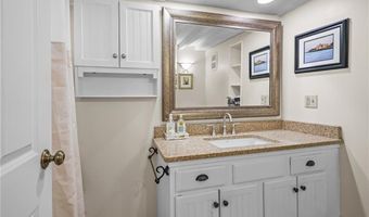 27 King St, East Greenwich, RI 02818