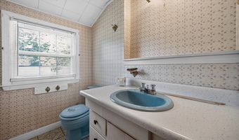 1 Ridgeway Ave, Billerica, MA 01821