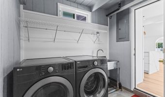 308 Hanakoa St, Honolulu, HI 96825
