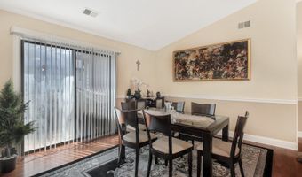 1511 W Pheasant Trail Ln 2, Arlington Heights, IL 60004