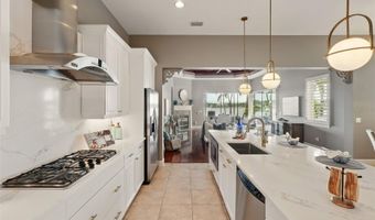 5405 R MERRITT ISLAND Dr, Apollo Beach, FL 33572
