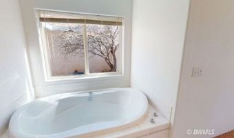 910 S Freedom Way, Big Water, UT 84741