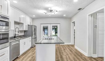 223 PINEHURST Dr, Auburndale, FL 33823