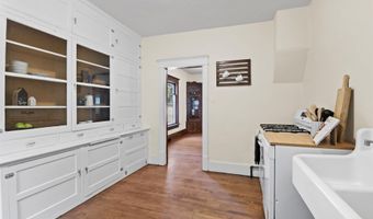 126 YALE St, Green Bay, WI 54303