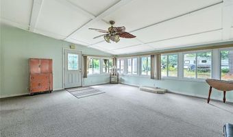 61 Reservoir Ave, Johnston, RI 02919