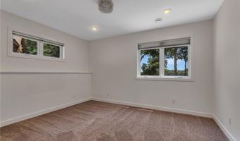 3007 W Lake Jessie Dr SE, Alexandria, MN 56308