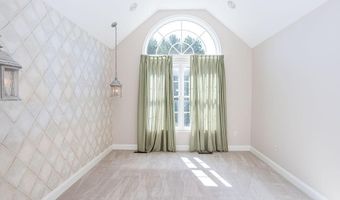 20 Sanctuary Dr, East Greenwich, RI 02818