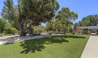 10525 Burned Oak Ln, Escondido, CA 92026