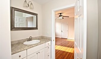 668 Thames St 2, Newport, RI 02840