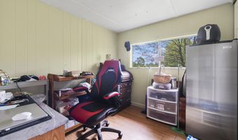 14 Lakeshore Dr, Belgrade, ME 04918