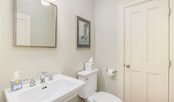 70 Great Rd, East Greenwich, RI 02818