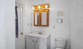 432 S 5th St, Atchison, KS 66002
