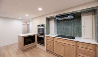 831 Brandon Cir, Aurora, OH 44202