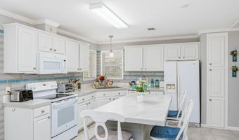 810 Wren Cir, Barefoot Bay, FL 32976