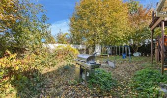 121 Heather St, Cranston, RI 02920