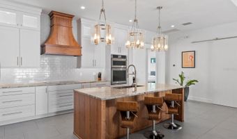1137 GUERNSEY St, Orlando, FL 32804