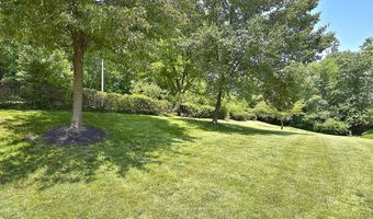 5909 QUANTRELL Ave 203, Alexandria, VA 22312