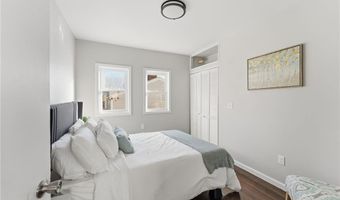 10 Woburn St, Cranston, RI 02910