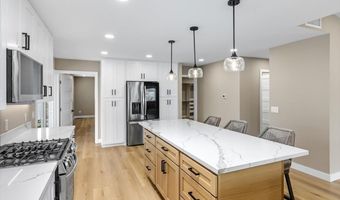 7226 San Bartolo St 204, Carlsbad, CA 92011