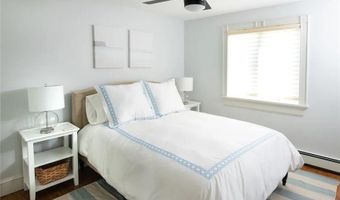 163 Morrison Ave, Middletown, RI 02842