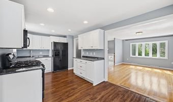 6 Valerie Ave, Billerica, MA 01821