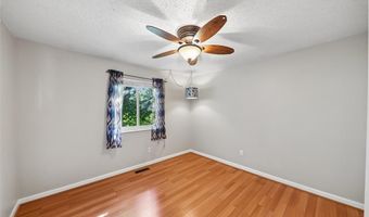 800 Eaglebrooke Dr, Ballwin, MO 63021