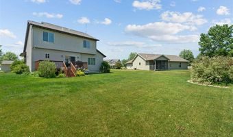 1740 Silver Maple Trl, North Liberty, IA 52317