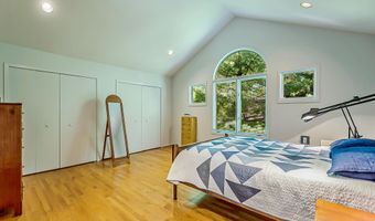 555 Glendale Cir, Ann Arbor, MI 48103