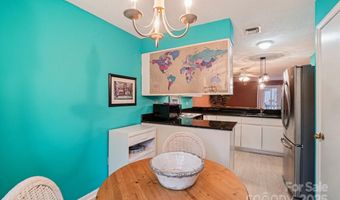 2 Creekside Ln, Asheville, NC 28803