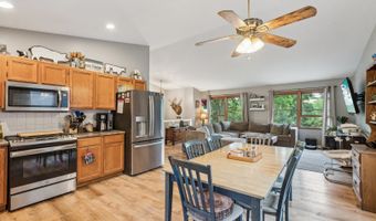 40511 N Minena St, Antioch, IL 60002