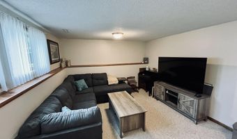 2207 SE 13th Ave, Aberdeen, SD 57401